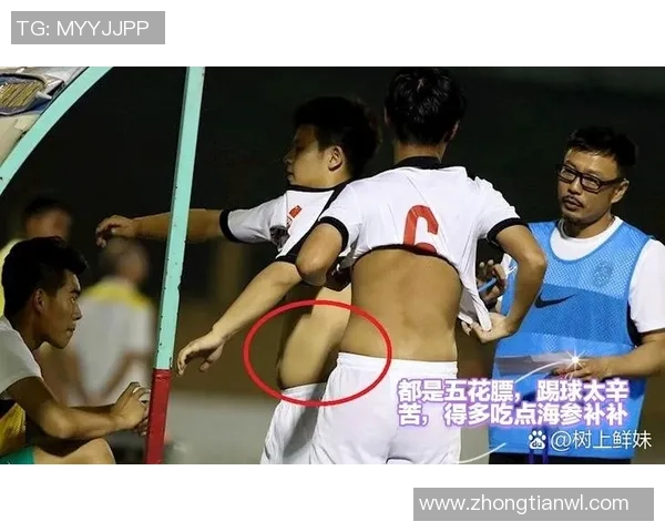 足球明星罗纳尔多精彩颠球表演引发球迷热议与赞叹 足球明星罗纳尔多精彩颠球表演引发球迷热议与赞叹